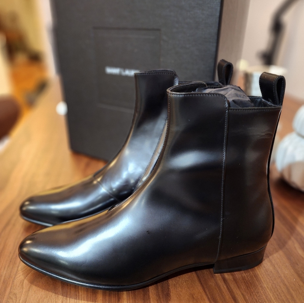 Saint Laurent MEN WYATT LEATHER BOOT